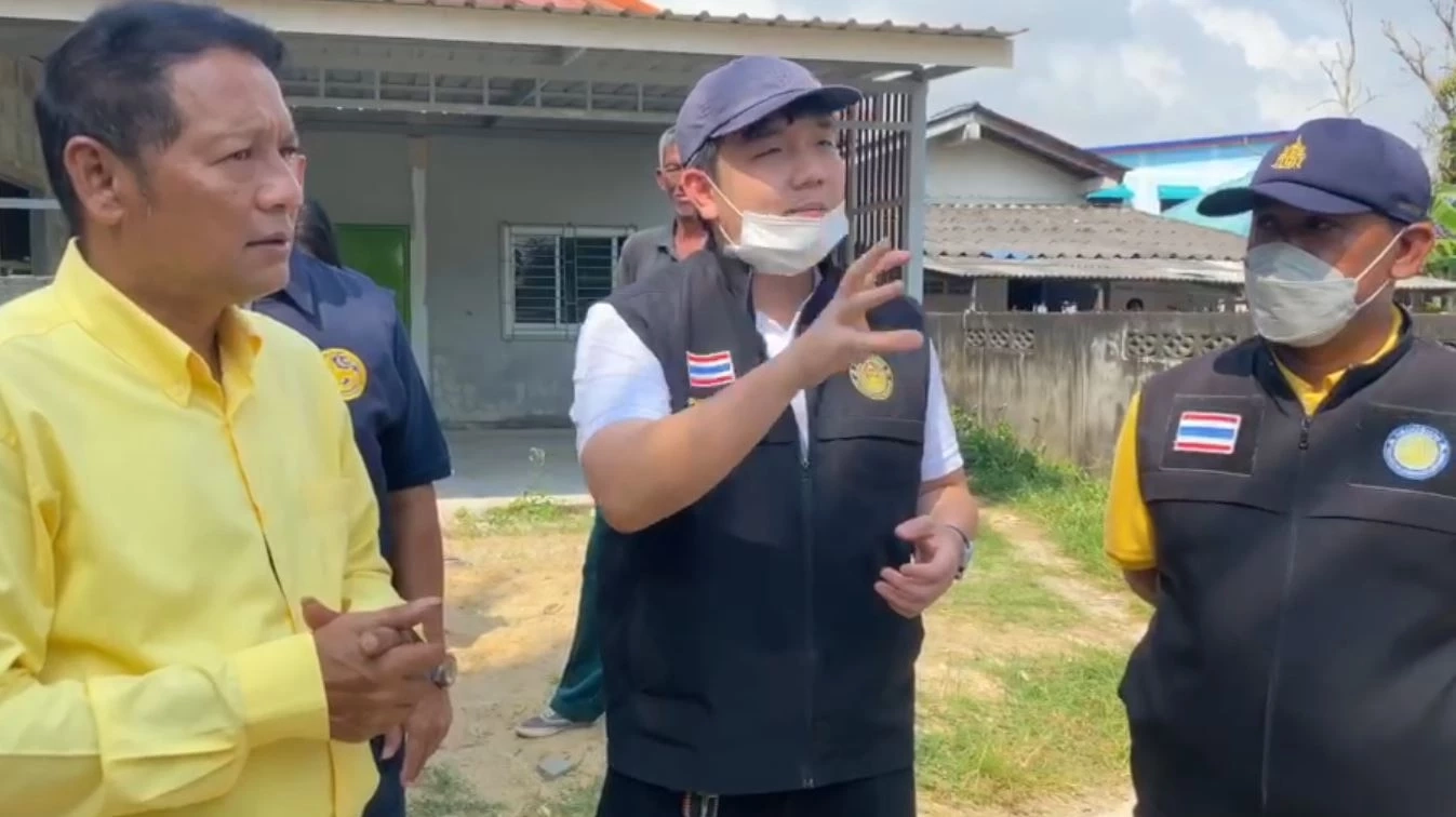 ชาวบ้านผวา จระเข้นับร้อยตัว ถูกทิ้งในบ่อเลี้ยง