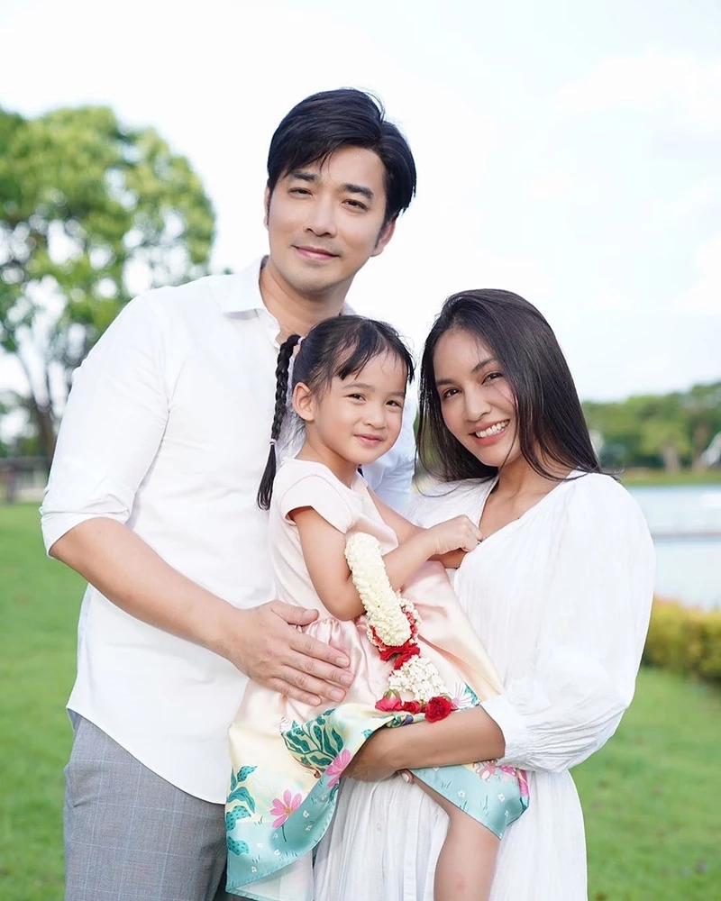 ขาเตียงไม่สั่น "เจมส์ - ครูก้อย" เผยเคล็ดไม่ลับใช้ชีวิตคู่ 7 ปี รักหวานฉ่ำ