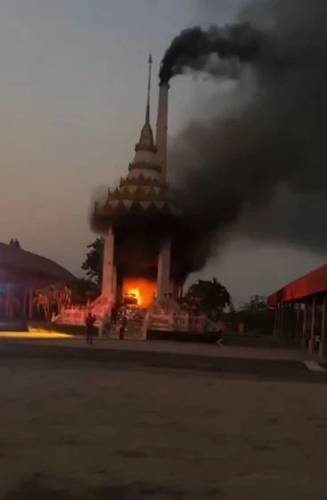 ระทึก! ไฟไหม้เมรุวัดสหธรรมาราม ขณะกำลังเผาศพ อบต.เร่งหางบสร้างใหม่