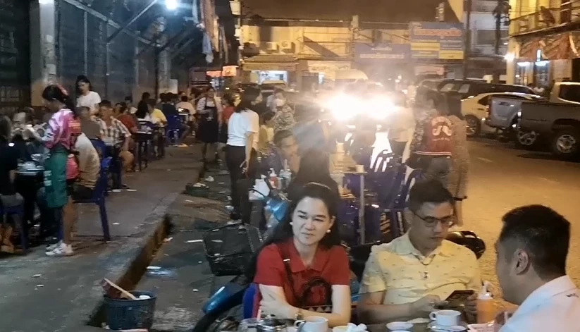 ร้านปาท่องโก๋ตรังลูกค้าแน่น หลัง "ปาท่องโก๋" ติดท็อป 5 ของหวานริมทางโลก