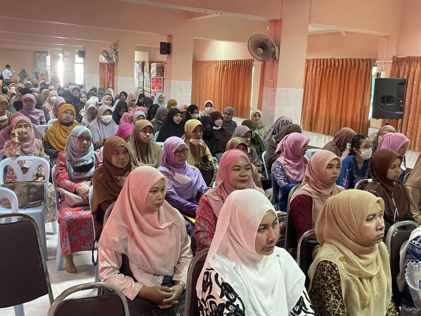 ผอ.ภท. ควง “นัจมุดดีน” ขอคะแนนเสียงครู มั่นใจคว้า 3 เก้าอี้ ส.ส. นราธิวาส