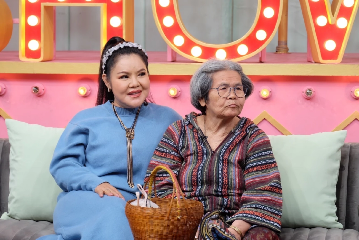 ฮาย อาภาพร ลูกทุ่งคนดัง โดนบูลลี่ไม่รู้จักกางเกงใน