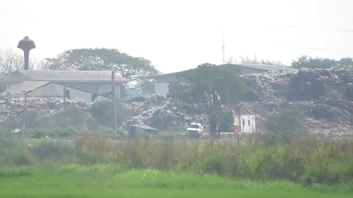 ชาวบ้านเทวราชสุดทน เหม็นบ่อขยะมา 10 ปี แต่ไร้หน่วยงานแก้ไข-ดูแล