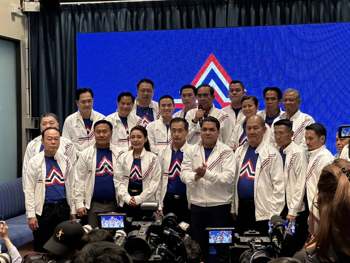 “บิ๊กตู่” เข้า "รทสช."ครั้งแรก ลั่นขอเป็นอันดับ 1 ใน 500 ที่นั่ง