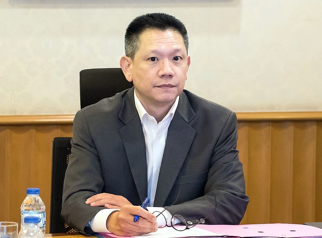 นายลวรณ แสงสนิท อธิบดีกรมสรรพากร