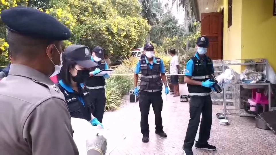 พบศพสาวใหญ่ หมกศพห้องเก็บของใต้ถุนบ้าน ญาติสงสัยหนุ่มที่มาติดพัน