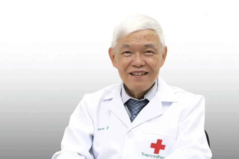 'หมอยง' เผย 6 สาเหตุสำคัญ ที่ทำให้วายร้ายโควิด-19 ระบาดลดลง 