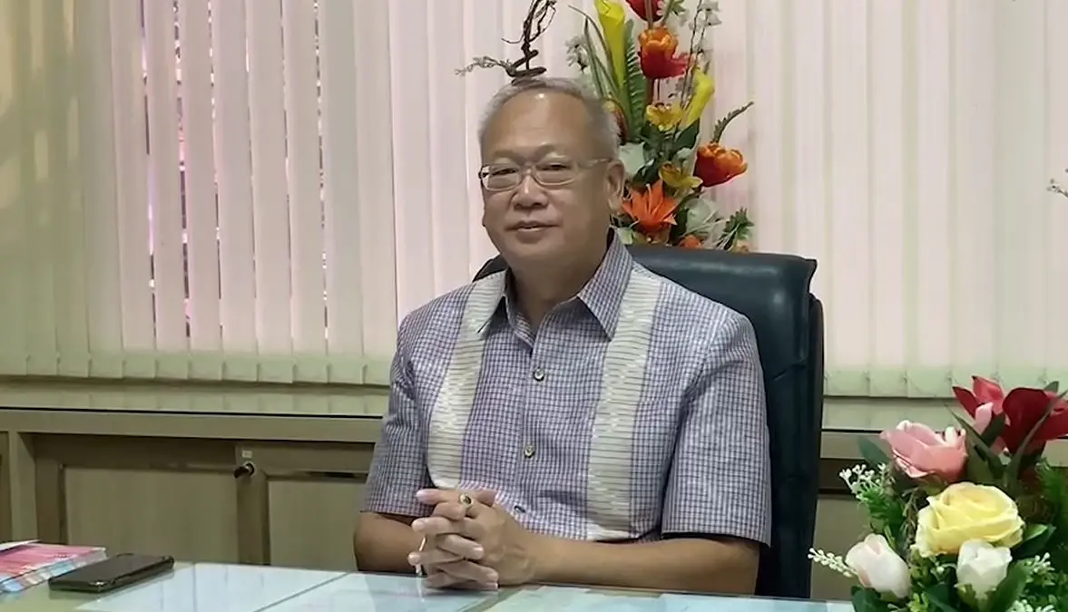 คู่รักชาวไทย-ต่างชาติ แห่จดทะเบียนสมรส รับวันวาเลนไทน์