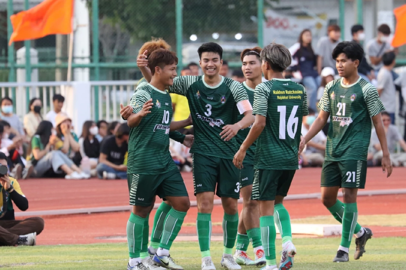 สุวัจน์ ชื่นชมฟุตบอลประเพณี”ราชภัฏ-ราชมงคล” ครั้งที่ 53