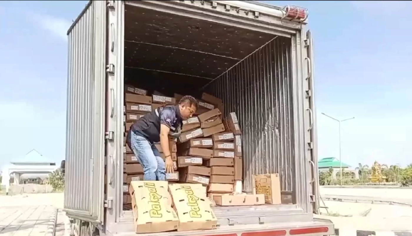 "ศุลกากรภาค 4"  จับหมูเถื่อน ลอบผ่านด่านสะเดา ล็อตใหญ่  30 ตัน ! (มีคลิป)