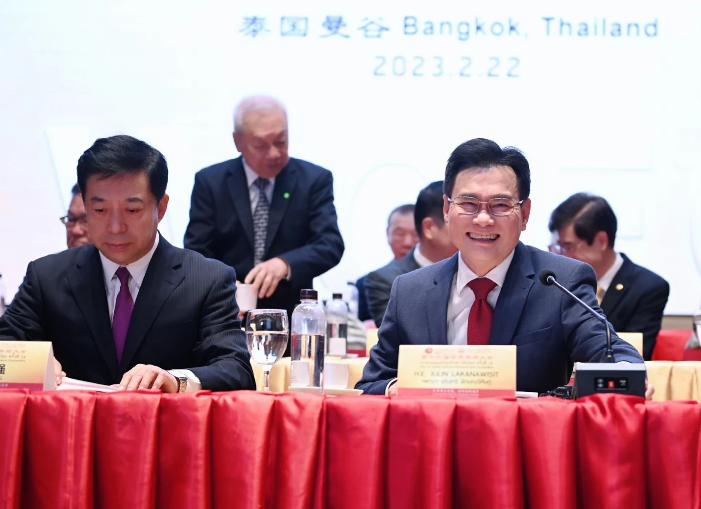 นายจุรินทร์ ลักษณวิศิษฎ์ รัฐมนตรีว่าการกระทรวงพาณิชย์ 