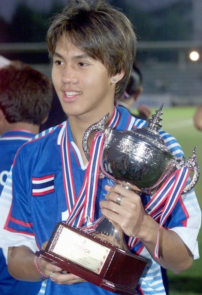 หล่อเลือกได้ “ลีซอ” เคยคบผู้หญิงทีละ 4-5 คน กว่าเจอแฟนคนนี้ ที่รักหมดใจ