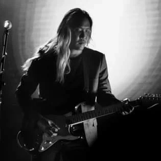 ช็อกวงการเพลง “โต้ง มณเฑียร” มือกีตาร์ P.O.P เสียชีวิตแล้ว