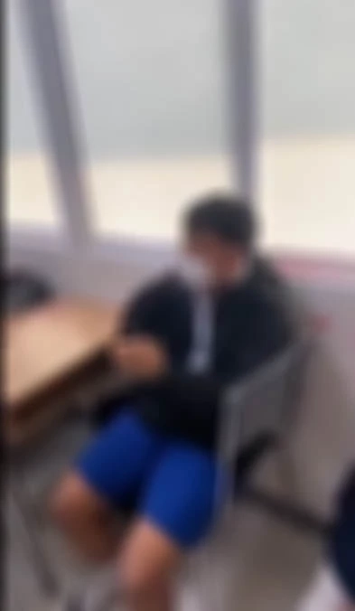 คลิปว่อน! ม.1 โดนบูลลี่-รุมทำร้าย ในโรงเรียนเอกชนชื่อดังแปดริ้ว