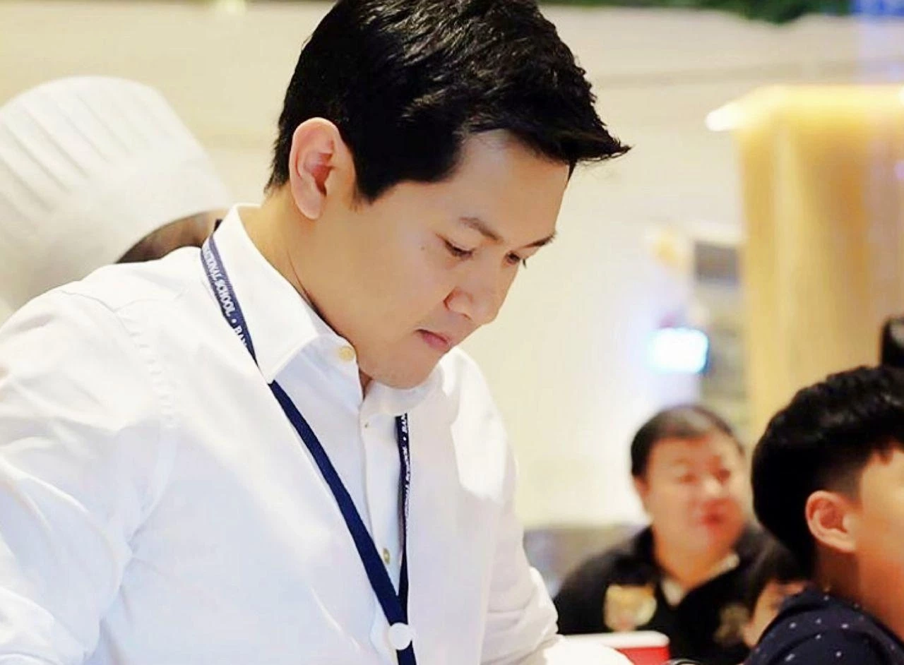 ป๊อป นิธิ บุญยรัตกลิน