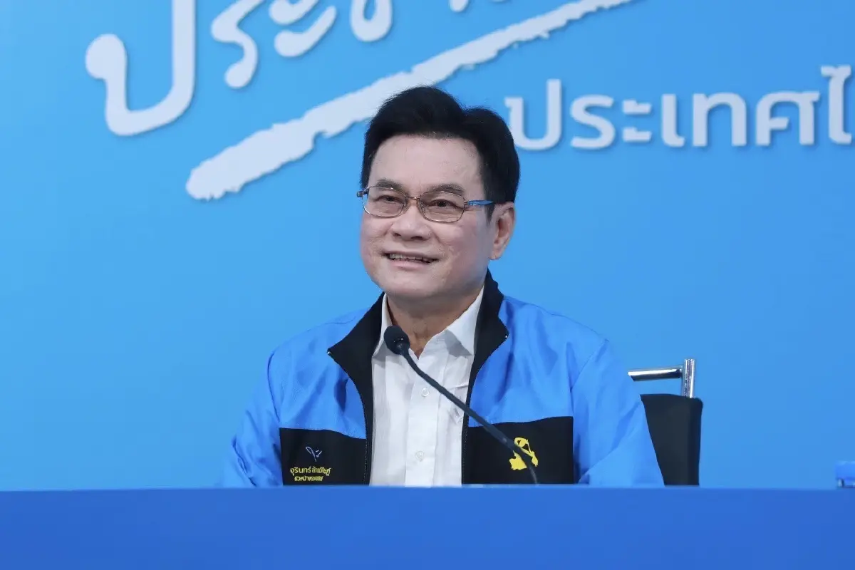นายจุรินทร์ ลักษณวิศิษฎ์ รองนายกรัฐมนตรี รมว.พาณิชย์ และหัวหน้าพรรคประชาธิปัตย์ 