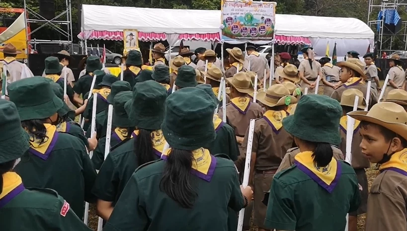 จบดราม่า รร.ดังเมืองคอน ยอมใช้รถบัสขน นร.กลับจากการเข้าค่ายลูกเสือ