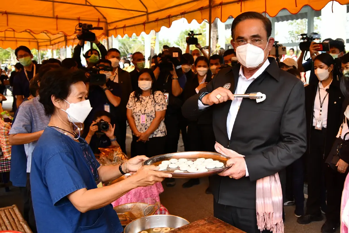 “นายกฯ” พูดไฟดับ! ย้ำไม่ได้มาหาเสียง อ้อนฝากใจให้ชาวแม่กลองดูแล