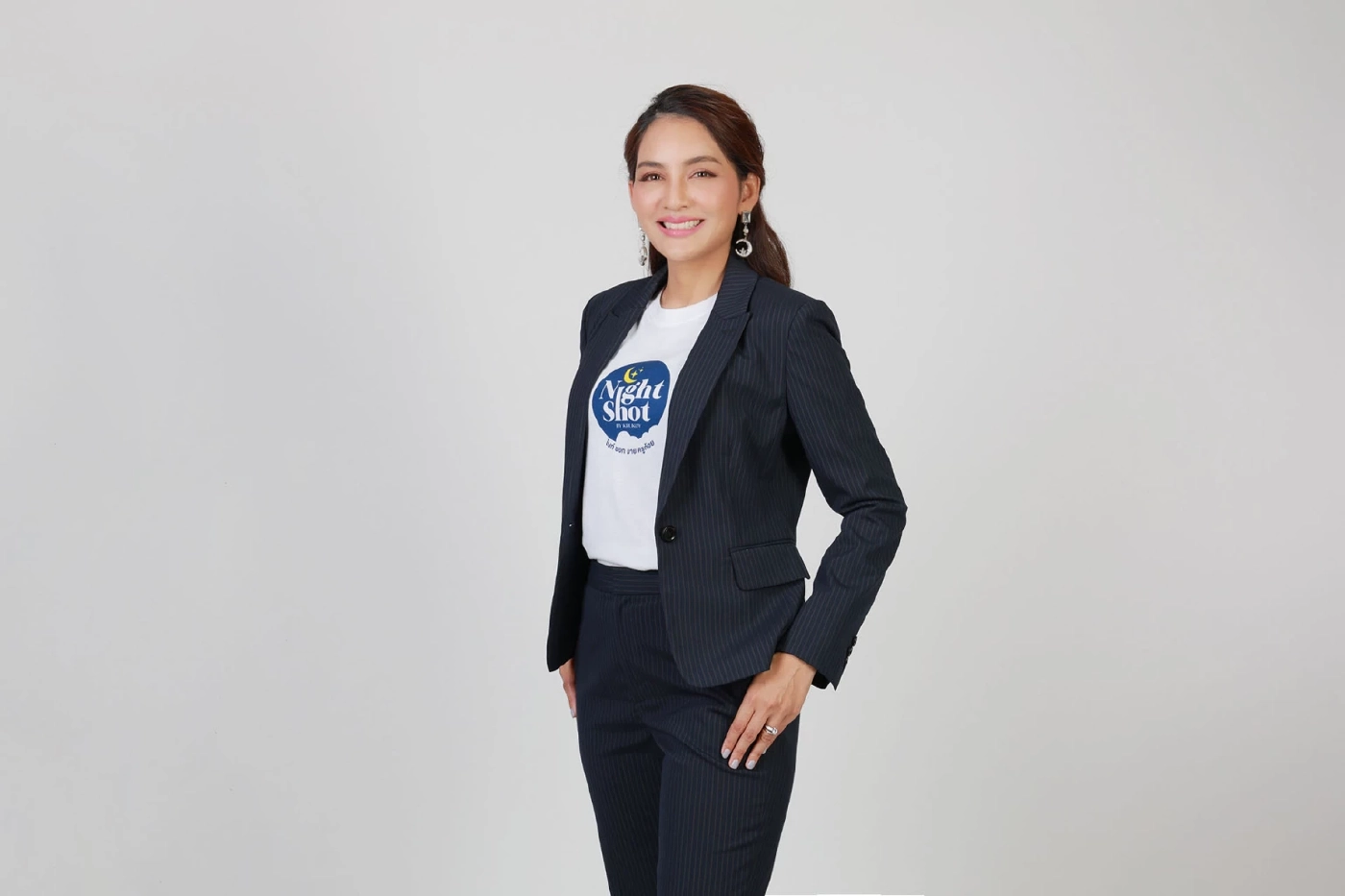 ครูก้อย นัชชา ลอยชูศักดิ์