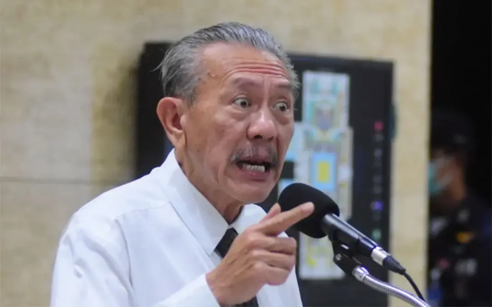 ชูวิทย์ กมลวิศิษฎ์ อดีตนักการเมือง ได้โพสต์ข้อความลงเฟซบุ๊ก หัวข้อ “มูลนิธิเป็นต่อ (ของเก๊) อีกแล้ว