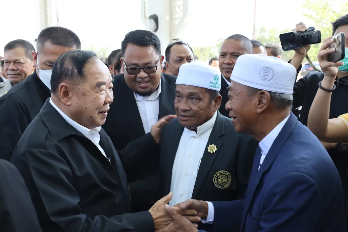 "บิ๊กป้อม" ลงใต้ ถก กพต.หนุน 10 โครงการพัฒนาชายแดนใต้ ตั้งมหาวิทยาลัยสตูล