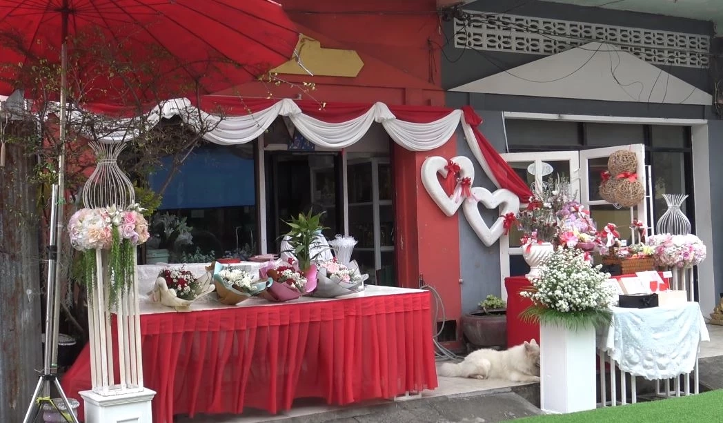 ลูกค้าแห่สั่งจอง กุหลาบวาเลนไทน์ แม้ราคาแพงขึ้น 2 เท่าตัว