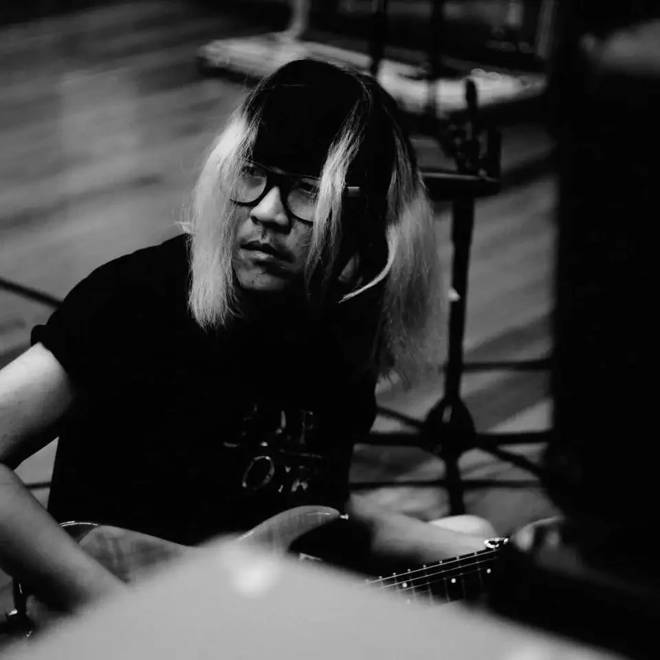 ช็อกวงการเพลง “โต้ง มณเฑียร” มือกีตาร์ P.O.P เสียชีวิตแล้ว