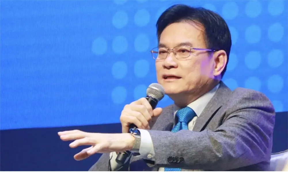 จุรินทร์ ลักษณวิศิษฏ์ รองนายกรัฐมนตรี และรมว.พาณิชย์ หัวหน้าพรรคประชาธิปัตย์