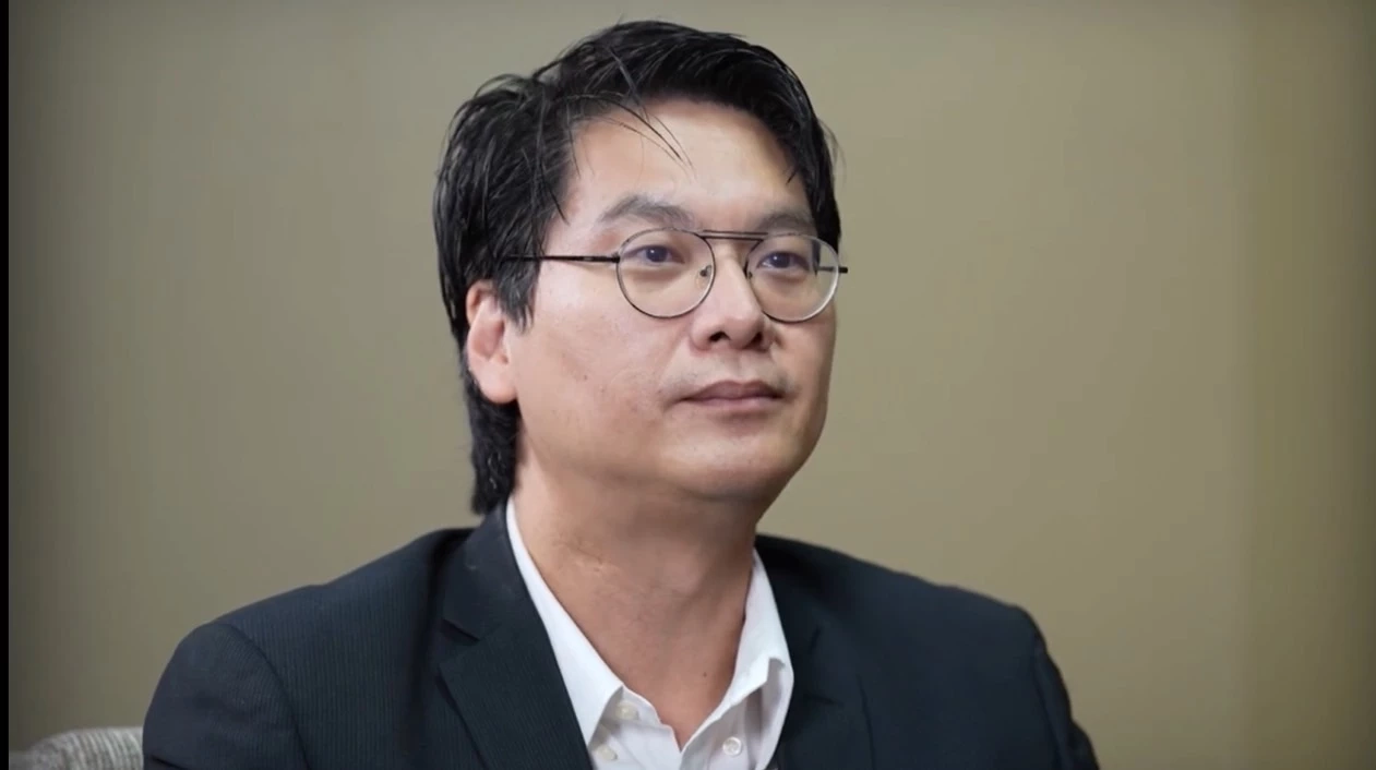 ดร.สติธร ธนานิธิโชติ ผู้อำนวยการสำนักนวัตกรรมเพื่อประชาธิปไตย สถาบันพระปกเกล้า