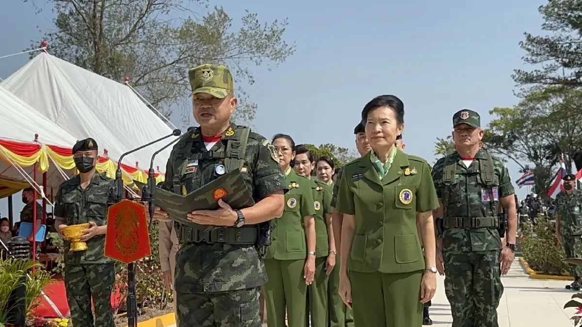 "ผบ.ทบ." ย้ำไม่ยุ่งเลือกตั้ง รักใครชอบใครเป็นสิทธิส่วนบุคคล สั่งไม่ได้