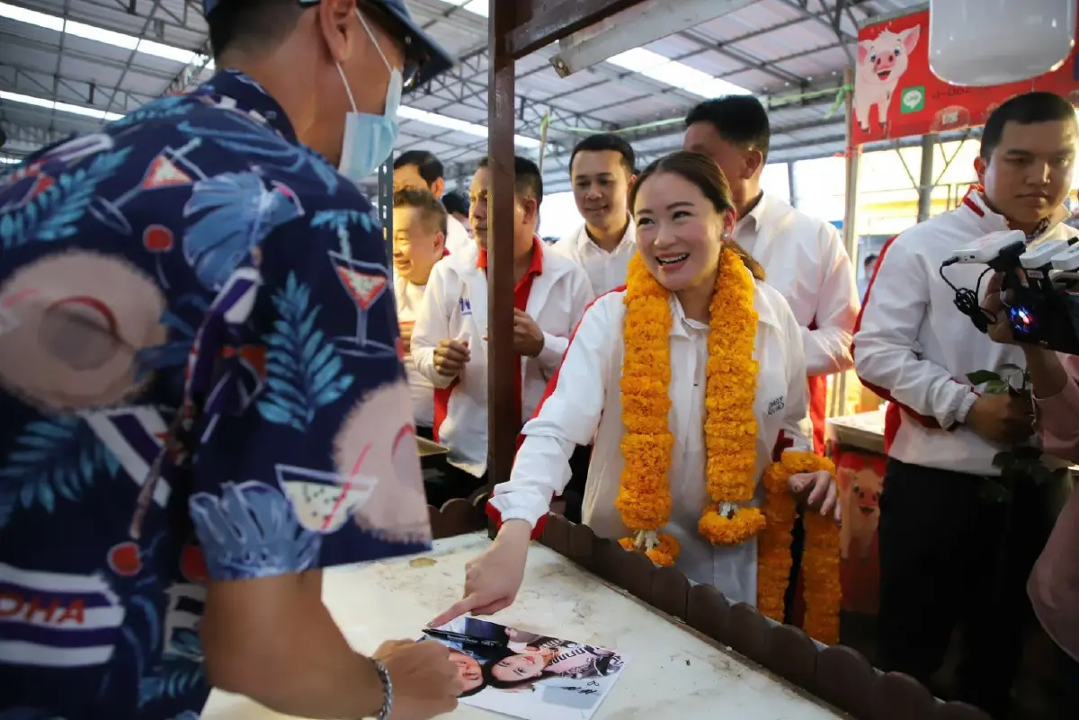 “เพื่อไทย” ลุยปทุมฯ ! ผุดผู้สมัครส.ส. 7 เขต “อุ๊งอิ๊งค์” ไม่จับมือใคร