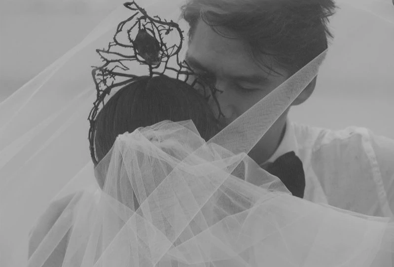 “อนันดา” ควงแขนเจ้าสาว “ณิชชา” แถลงข่าวสละโสด ขอเที่ยวรอบโลกก่อนค่อยมีลูก