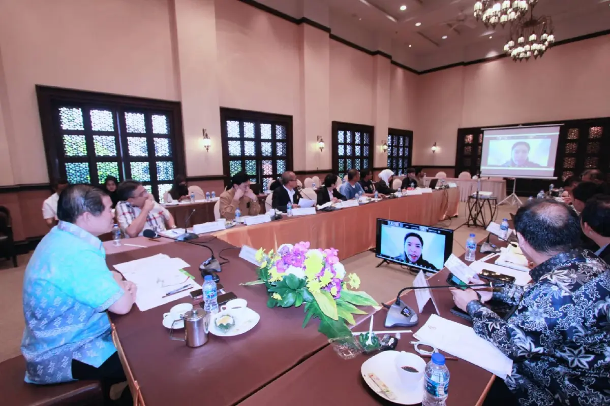 “นิพนธ์”  นำถกส่งเสริมการค้าลงทุนแก้ปัญหาด้านเศรษฐกิจชายแดนใต้