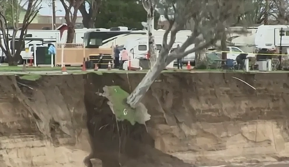 ทอร์นาโด-พายุฤดูหนาว ซัดถล่มภาคกลางสหรัฐฯ