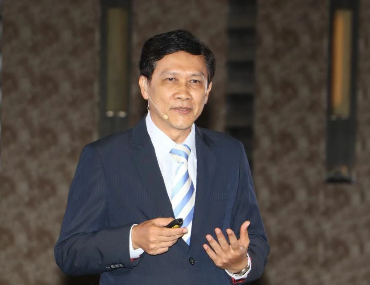 ดร.สามารถ ถาม แน่ใจนะ จะไม่นำรถไฟฟ้าสายสีส้มเข้าครม.