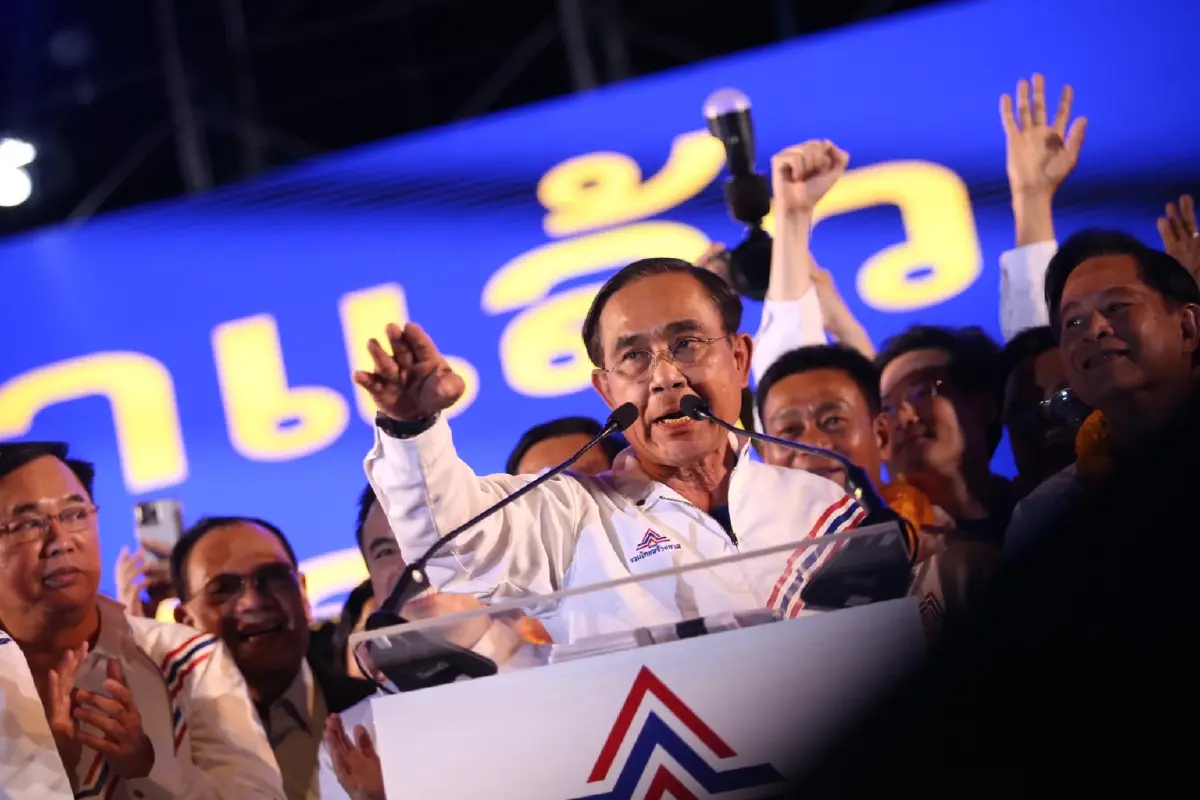 “บิ๊กตู่” ขึ้นเวทีปักธงชัย ประกาศชัยชนะ อ้อนชาวโคราชอย่าทิ้ง "รทสช."
