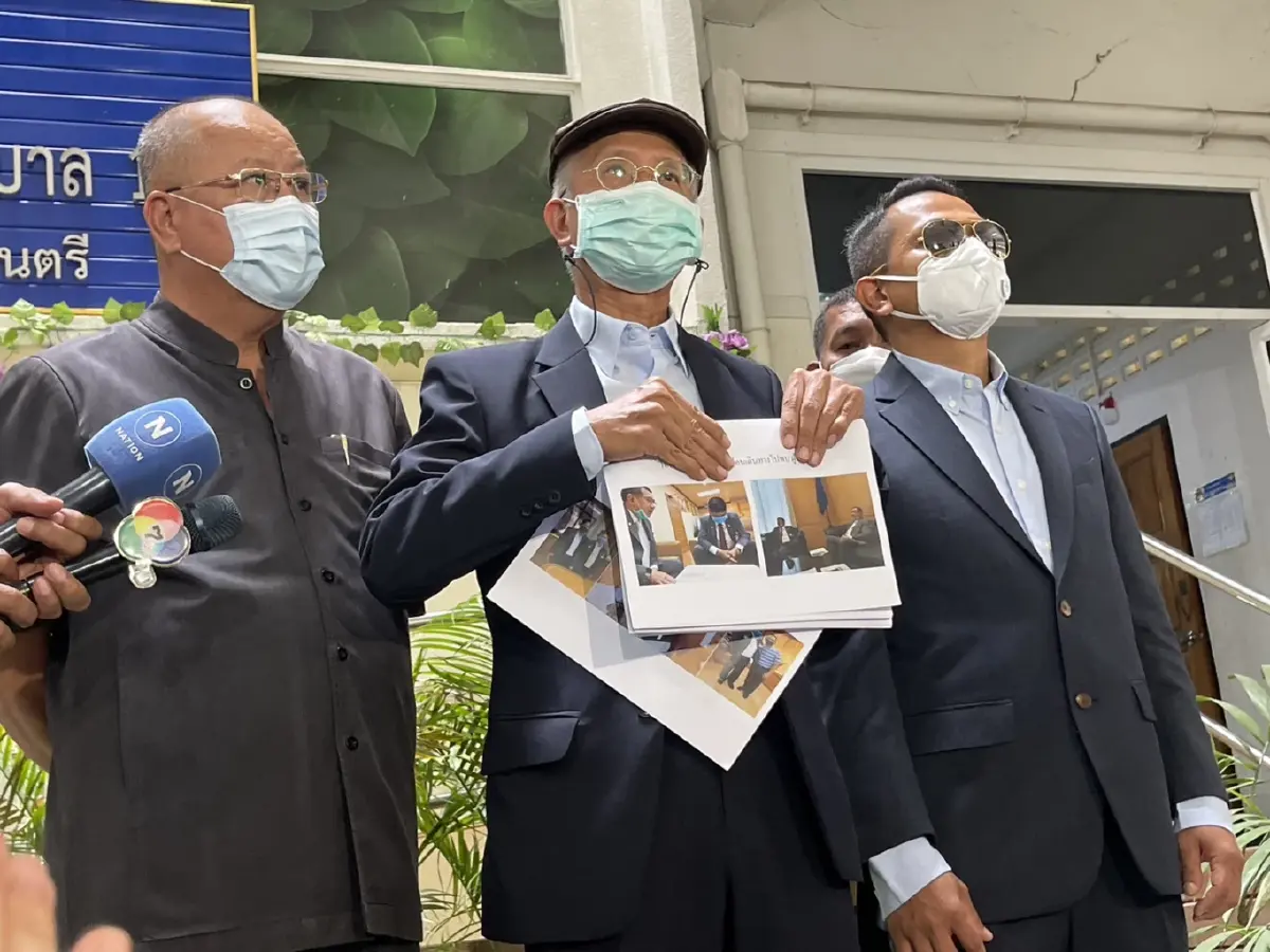 "แรมโบ้" แถลงสื่อบ่ายโมง ไม่คุย "วีระ" หลังโดนแฉเอี่ยวโกงโครงการรัฐ