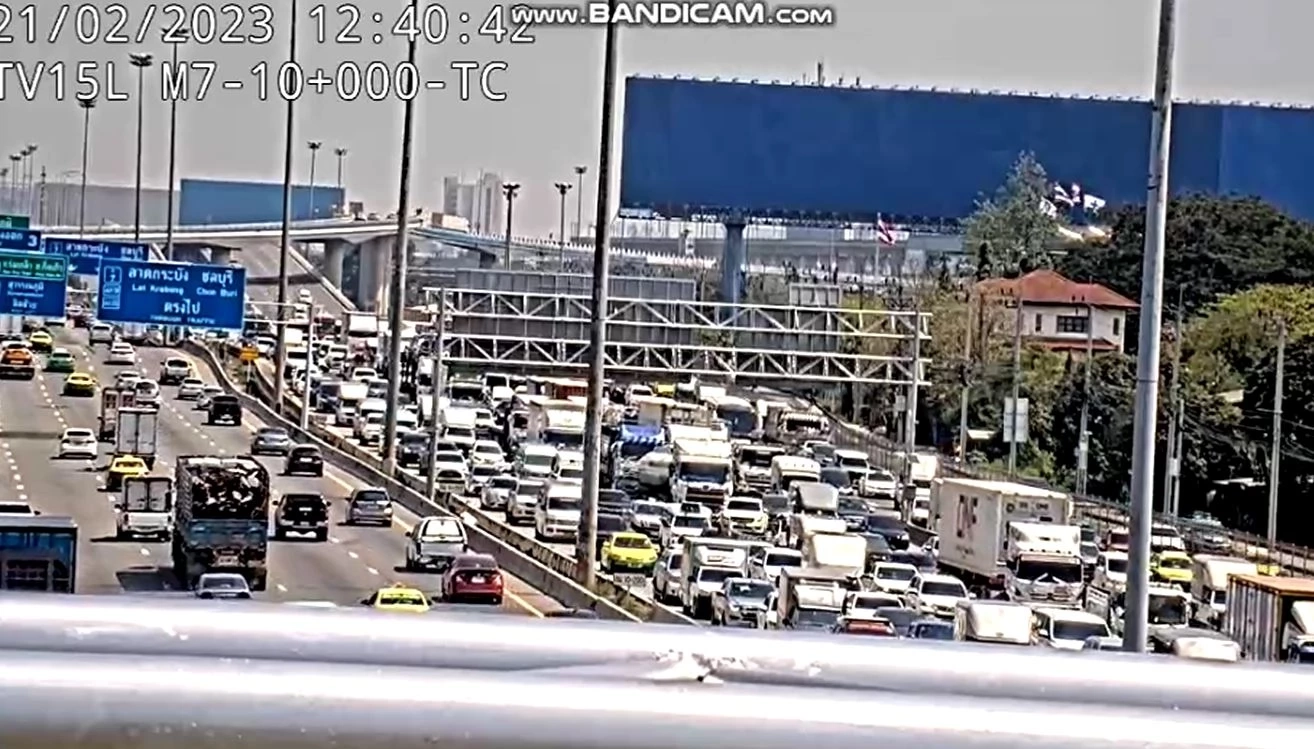 สภาพการจราจรล่าสุดหลังเกิดอุบัติเหตุ เปิดให้เดินรถทุกช่องทาง