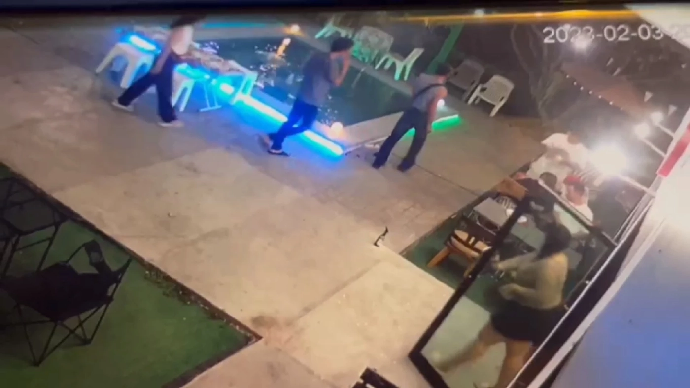 เจ้าของร้านอาหารโวย ลูกค้ากินแล้วชักดาบ ให้เวลา 3 วันก่อนแจ้งความ (มีคลิป)