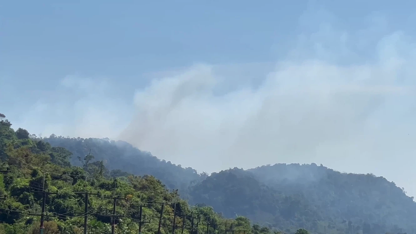 ควันจากเกาะกง-โพธิสัตว์ กัมพูชา ลอยปกคลุมจ.ตราด