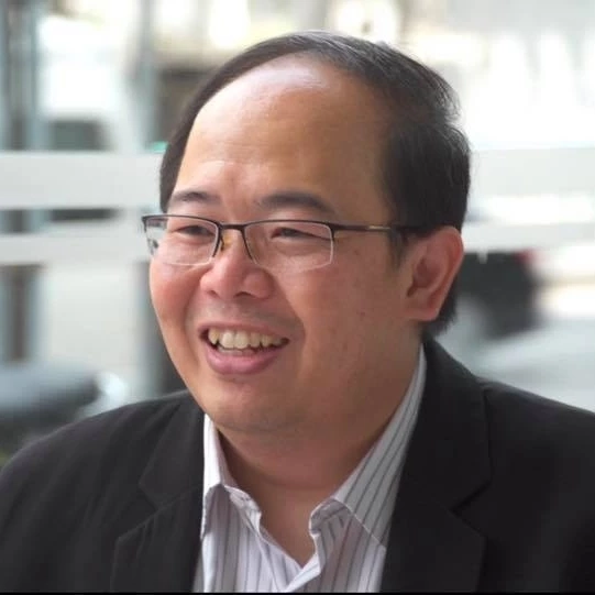 รศ.ยุทธพร อิสรชัย