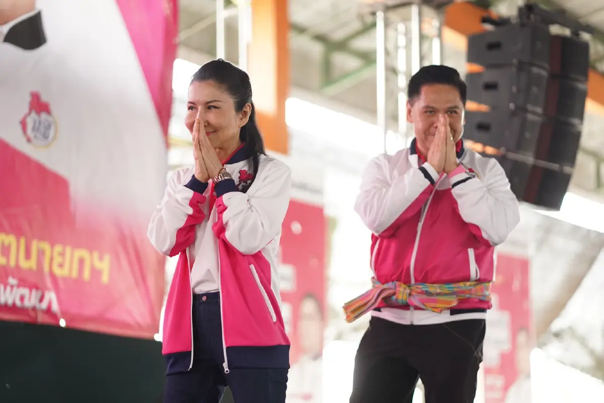 “วราวุธ” ลั่นไม่กลัวพรรคร่วมฯ เจาะพื้นที่สุพรรณบุรี ย้ำต้องชนะแบบถล่มทลาย ขณะที่ “กัญจนา” สอนมารยาททางการเมือง เตือนระวังไม่เหลือมิตร ลั่นถึงชาติไทยพัฒนาเป็นมดแต่ก็กัดเจ็บ