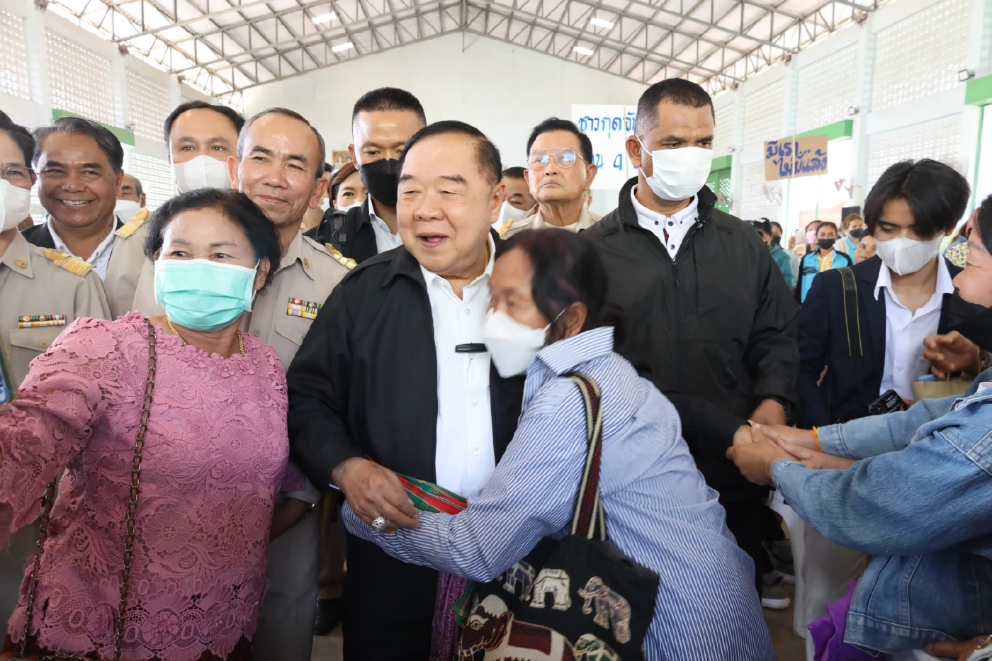 อ่านหมาก"ลุงป้อม" ขับเคลื่อน"วีดีโอคอล"กับเยาวรุ่น หวังลดขัดแย้ง