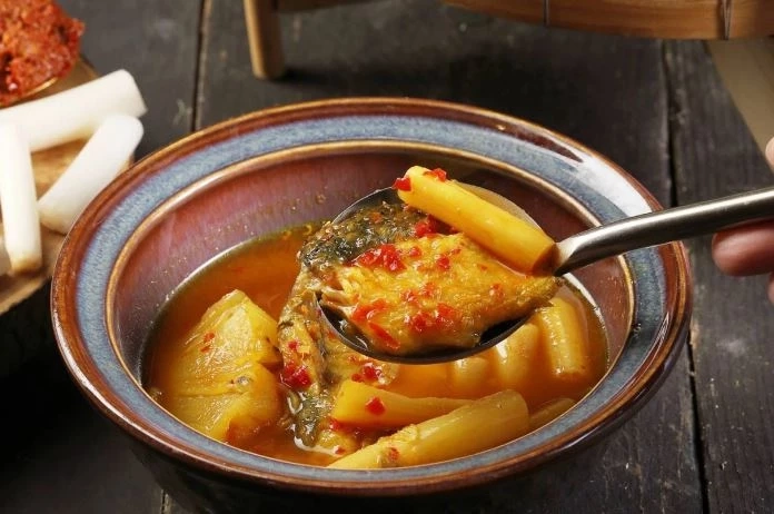 เมนูแกงส้ม ร้าน Thonglor Thai Cuisine