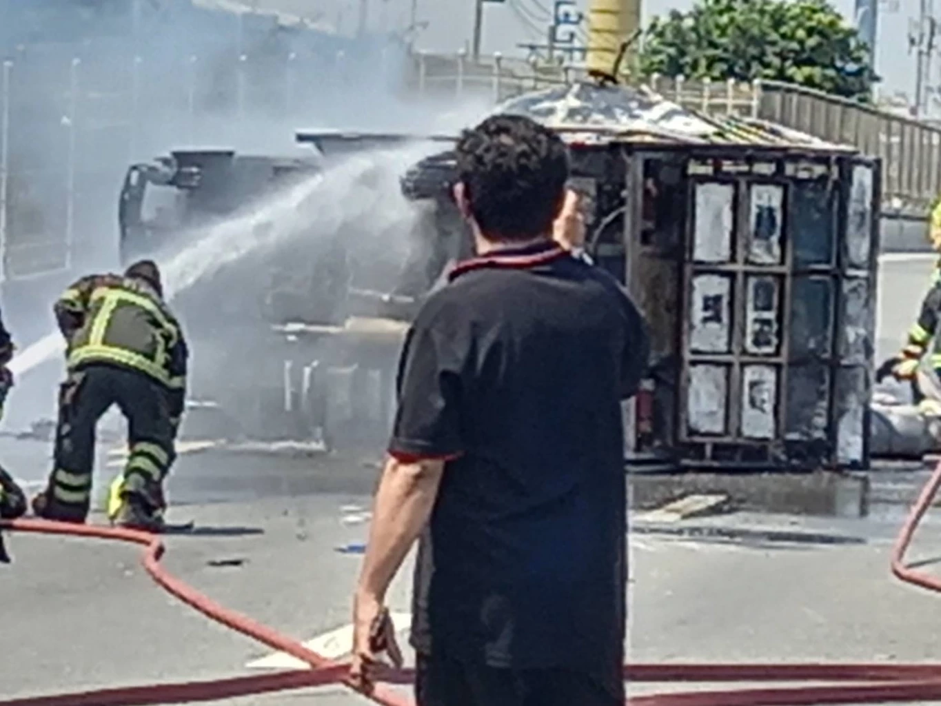 ตร.เร่งตรวจวงจรปิด อุบัติเหตุรถบรรทุกแก๊สพลิกคว่ำ กลางมอเตอร์เวย์