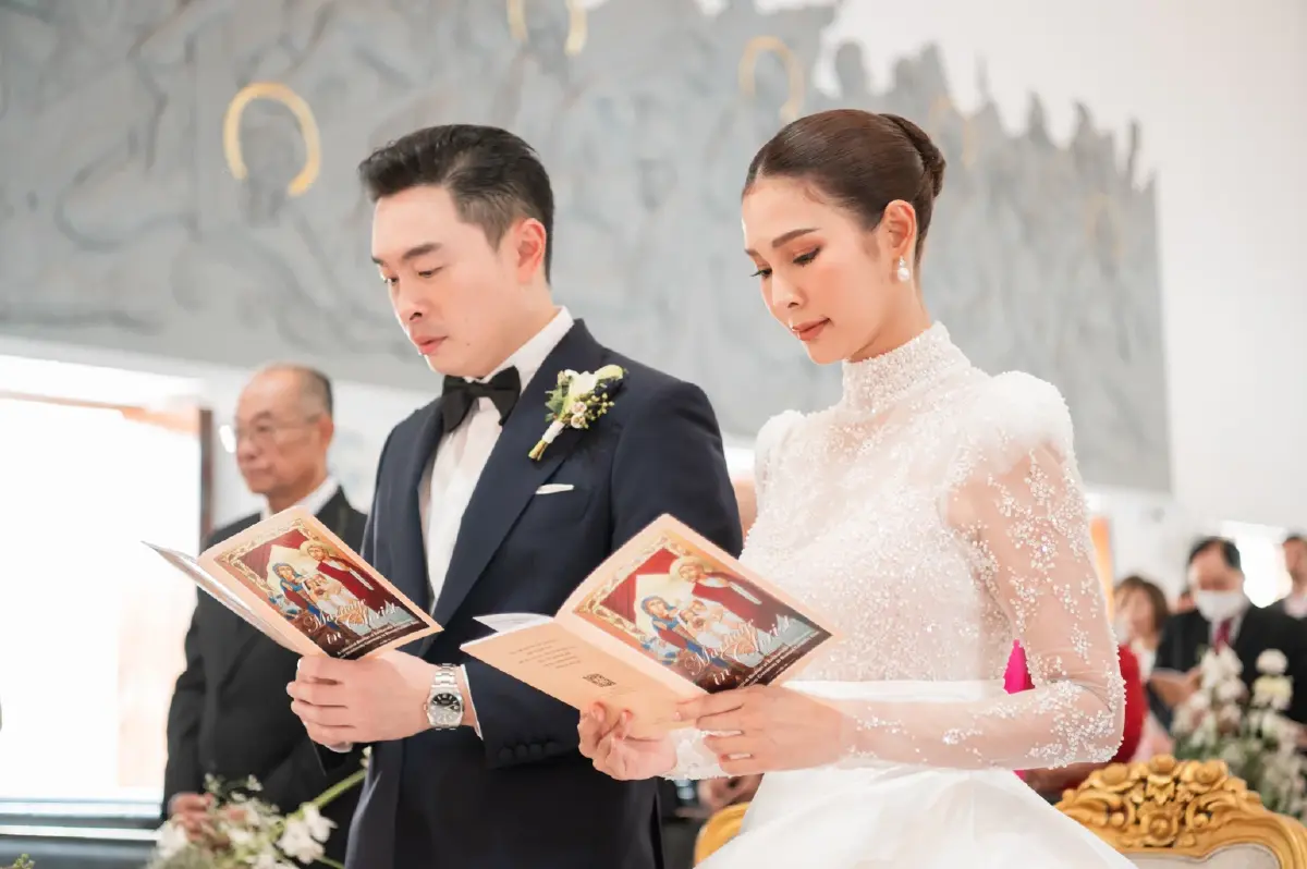 ปาย สิตางศุ์ ควงแขน นิก ธนิก ลั่นระฆังวิวาห์แบบคริสต์ 