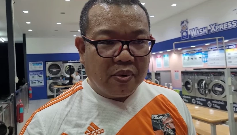 นายเรืองวิทย์ ศิริบุญนาม เจ้าของรถกระบะ ที่จอดอยู่บริเวณหน้าร้านสะดวกซื้อ