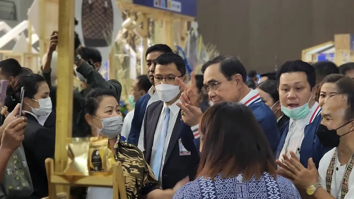 "นายกฯ" ลั่น พร้อมเดินหน้าแผนขับเคลื่อนศก.ฐานราก ทำชุมชนเข้มแข็ง