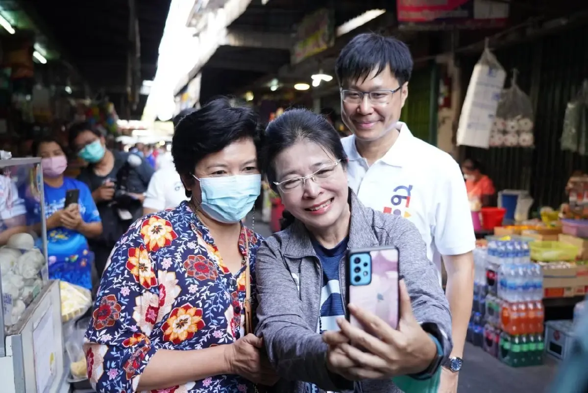 "สุดารัตน์" หาเสียงตลาดฝั่งธน ชูกองทุนคนตัวเล็ก ประกาศลุยล้างหนี้นอกระบบ