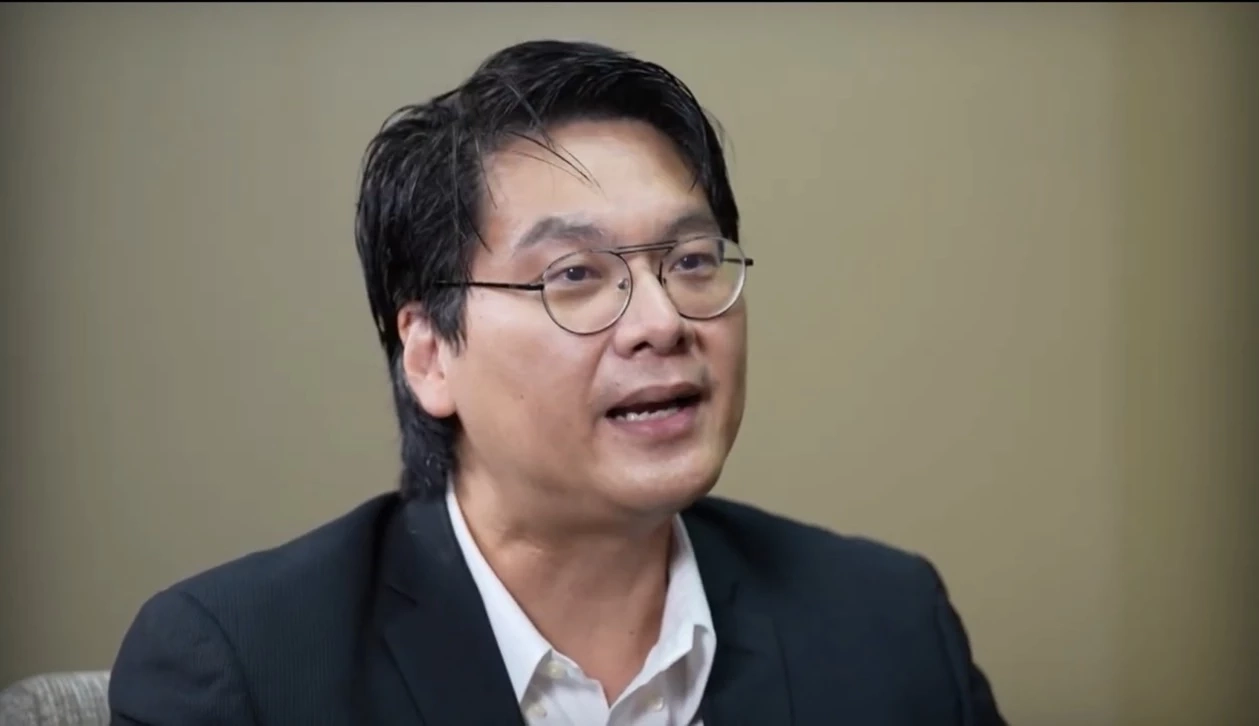 ดร.สติธร ธนานิธิโชติ ผู้อำนวยการสำนักนวัตกรรมเพื่อประชาธิปไตย สถาบันพระปกเกล้า